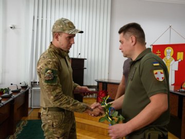 У Луцьку рідним загиблих Героїв вручили їхні нагороди