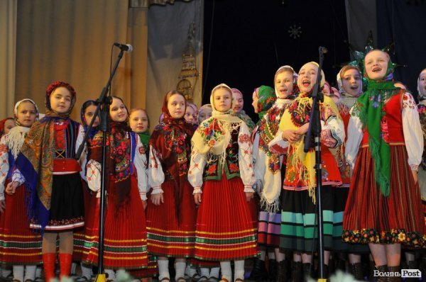 Різдвяний концерт у Луцьку: вальс, вірш і віншування