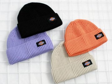 Де знайти великий асортимент шапок для жінок та чоловіків*