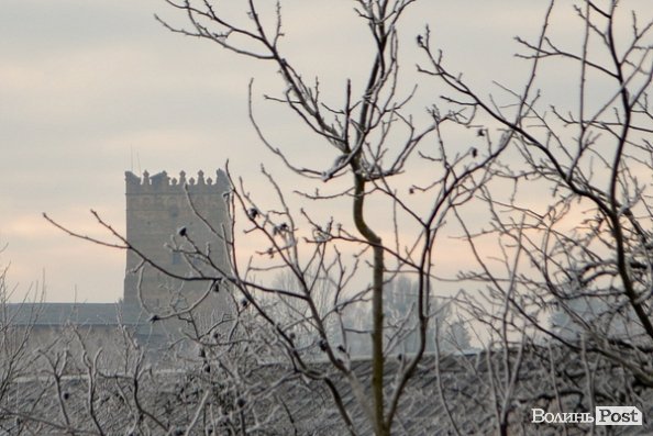 Передноворічний Луцьк убрався в іній. ФОТО