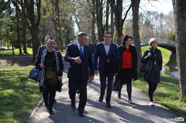 У Луцьку поляки проінспектували хід реконструкції міського зоопарку. ФОТО