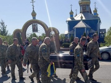 На Волині попрощалися із Героєм Олександром Книшем, який більше року вважався зниклим безвісти