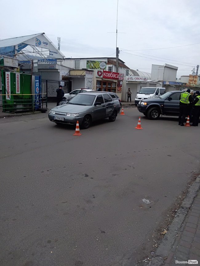 Біля Варшавського ринку у Луцьку – аварія 