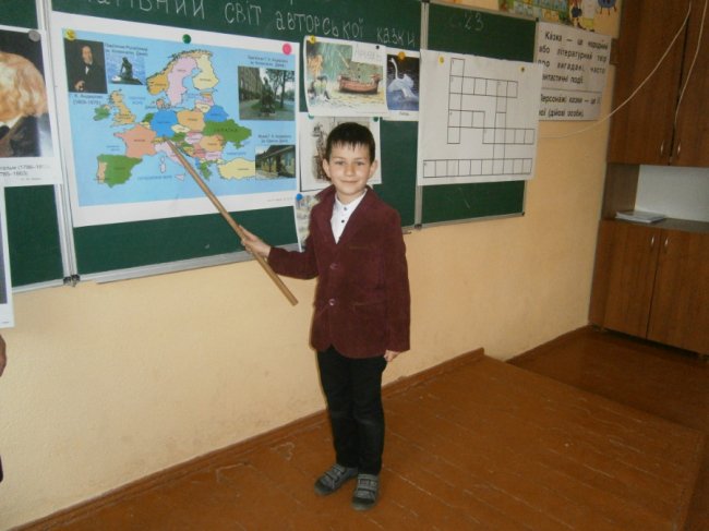 «Інтелект України»: у селі під Луцьком першачки вчаться за методикою для обдарованих дітей. ФОТО