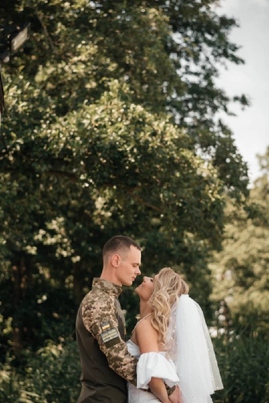 На Волині військовий одружився зі своєю обраницею. ФОТО