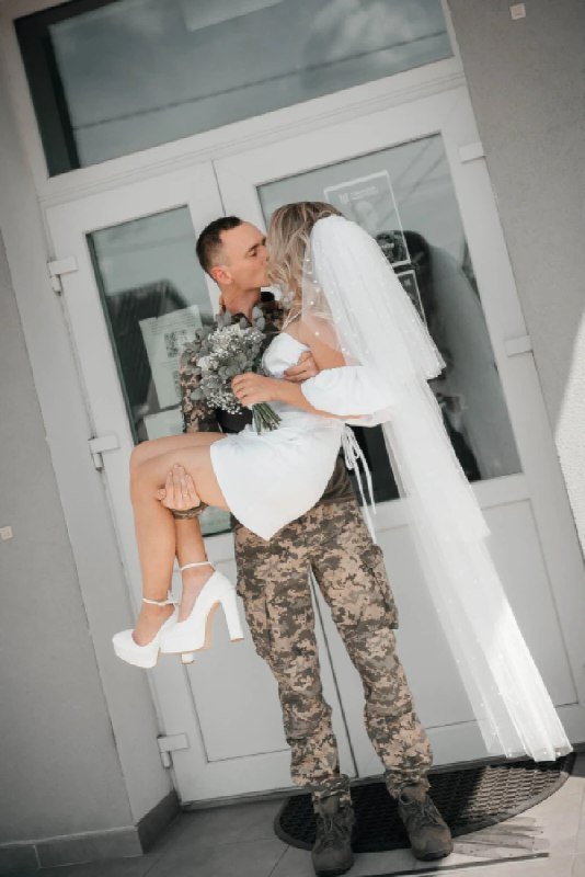 На Волині військовий одружився зі своєю обраницею. ФОТО