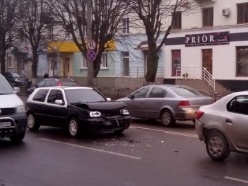 ДТП у Луцьку: зіткнулися два автомобілі. ФОТО