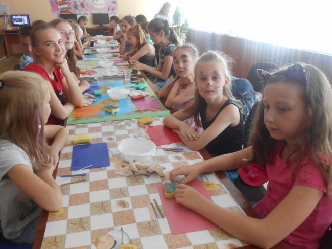 Малюки у волинській бібліотеці стали скульпторами