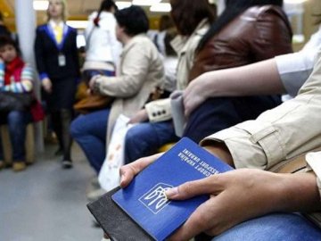 За місяць майже 400 волинян їдуть на заробітки за кордон. ВІДЕО