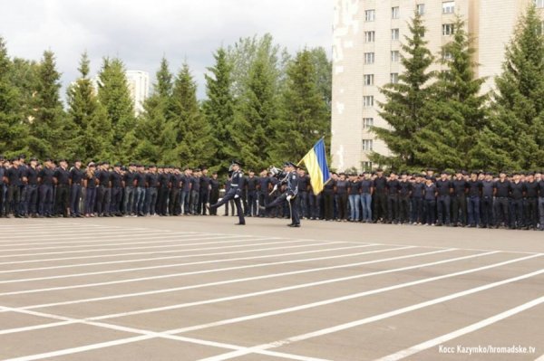 Поліцейська академія: у Києві випустили перших патрульних. ФОТО