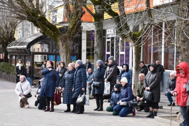 У Луцьку попрощалися з військовим Віталієм Шендриком, який захищав Маріуполь. ФОТО