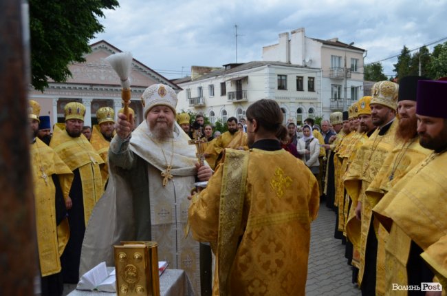 У Луцьку хресною ходою пройшли прихильники церкви Московського патріархату. ФОТО