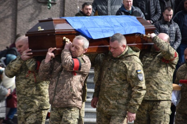 У Луцьку попрощались з воїном Дмитром Гуцаленком