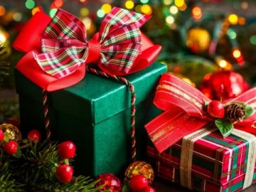 Патрульні привезли подарунки для малечі у волинській лікарні