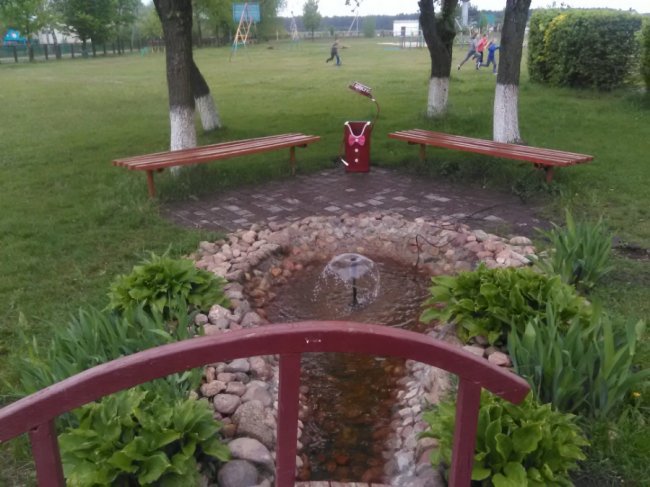 У волинській школі встановили смітники «джентльмени». ФОТО