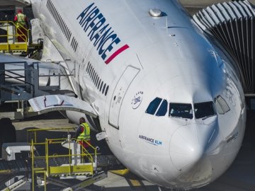 Співробітники ФСБ та ПВК Вагнера втекли до Франції та свідчать про злочини Росії