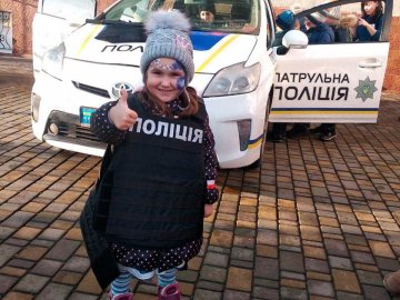 Луцькі поліцейські влаштували свято для дітей Героїв. ФОТО