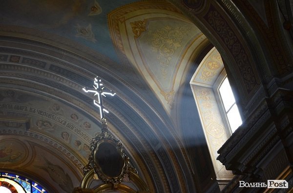 Як в Луцьку святять яблука. ФОТО