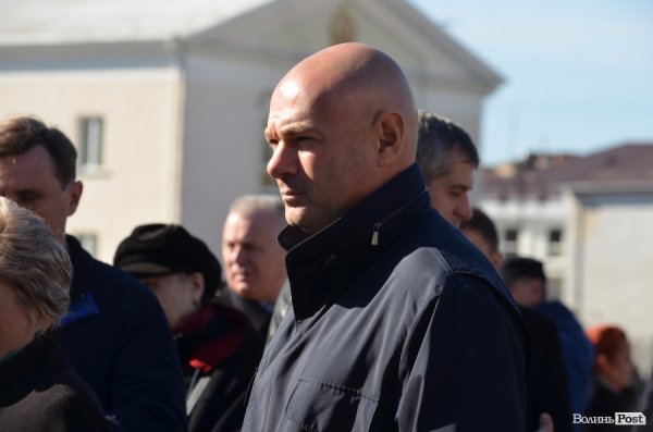 У Луцьку відкрили оновлений фотостенд пам'яті загиблих волинян. ФОТО