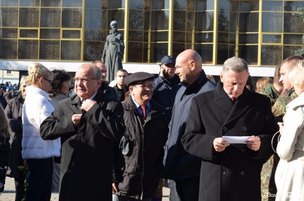 У Луцьку відкрили оновлений фотостенд пам'яті загиблих волинян. ФОТО