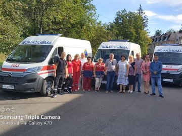 Волинським медикам передали три надсучасних «швидких» для транспортування хворих з важкою формою перебігу COVID-19