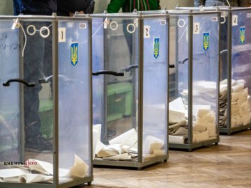 В Україні виборчі дільниці «мінували» вже вісім разів