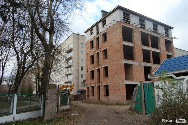 Як Луцьку міську лікарню рятують від підтоплень. ФОТО