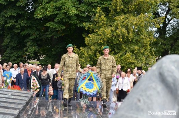 У Луцьку вшанували пам'ять героїв війни. ФОТО