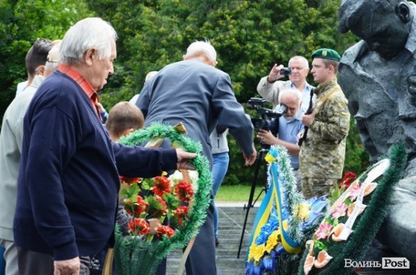 У Луцьку вшанували пам'ять героїв війни. ФОТО