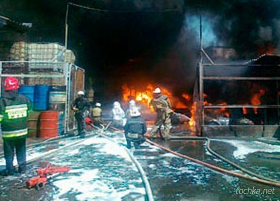 Масштабна пожежа на Донеччині: дим видно за 30 кілометрів. ФОТО