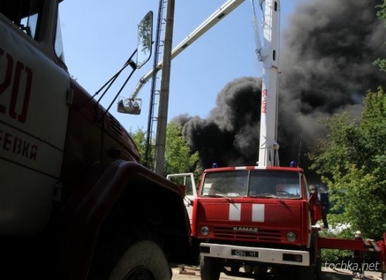 Масштабна пожежа на Донеччині: дим видно за 30 кілометрів. ФОТО