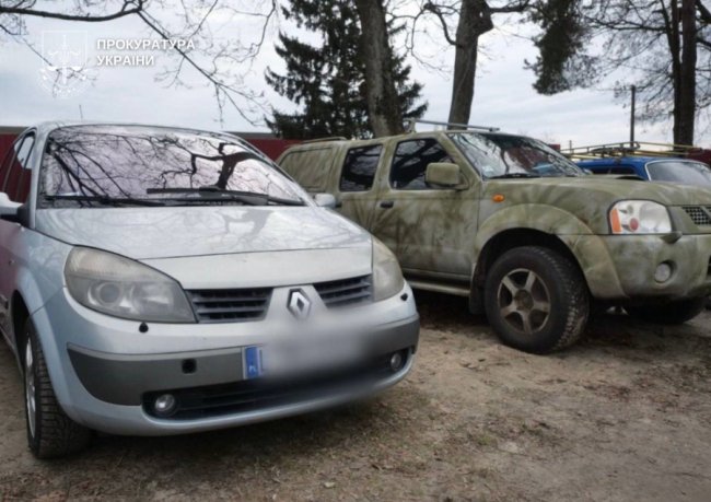 На Волині судять чоловіків, які ввозили авто під виглядом гумдопомоги для ЗСУ і продавали їх