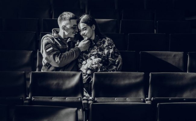 Захищають удвох Україну: на Волині одружилась закохана пара військових. ФОТО