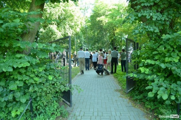 У Польщі молилися на могилах вбитих українців. ФОТО 