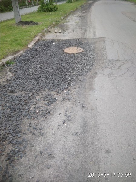 У Луцьку просять капітально відремонтувати дорогу. ФОТО