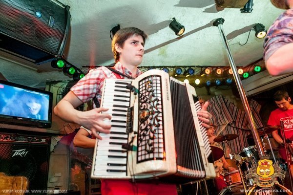 Як у Луцьку танцювали під закарпатський рок-н-рол. ФОТО