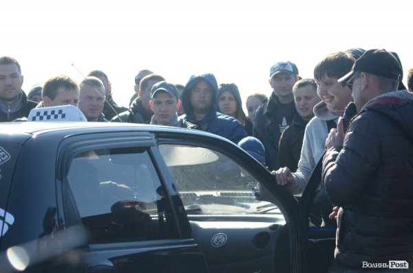 Під Луцьком відбувся чемпіонат з дрег-рейсингу. ФОТО