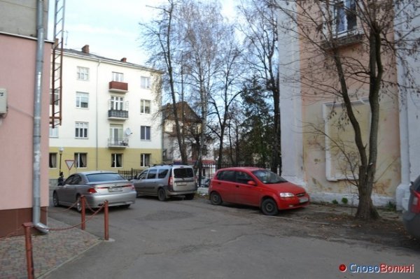 «За стінами» луцької вулиці Лесі Українки. ФОТО