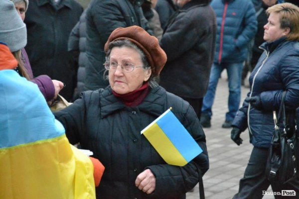 У Луцьку влаштували акцію «Я - Волноваха», щоб вшанувати загиблих на сході. ФОТО