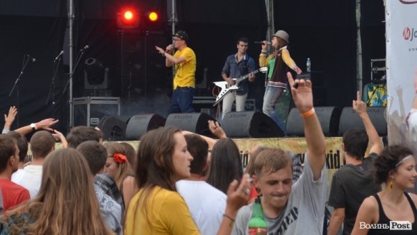Як тисячі людей відривалися на фестивалі «Захід». ФОТО
