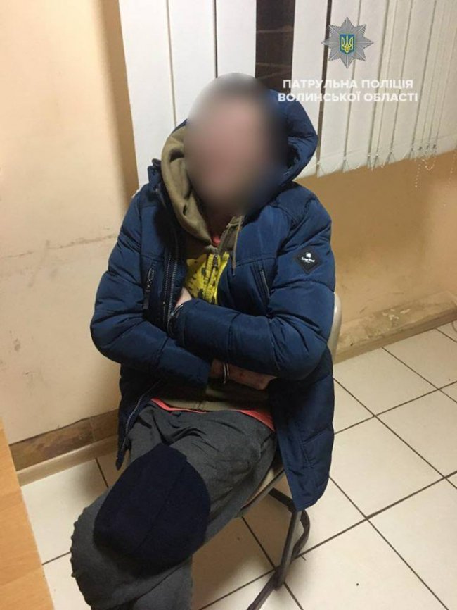 У Ковелі скрутили чоловіка, який побив патрульних. ФОТО. ВІДЕО