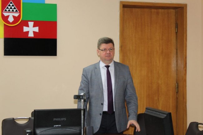 На Волині двом дівчатам-сиротам вручили ключі від квартир. ФОТО