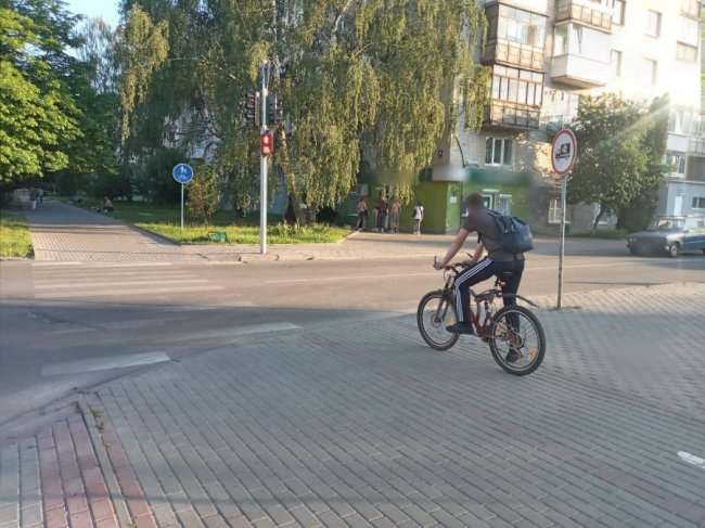 На Волині поліція встановлює особи двох водіїв, причетних до скоєння ДТП