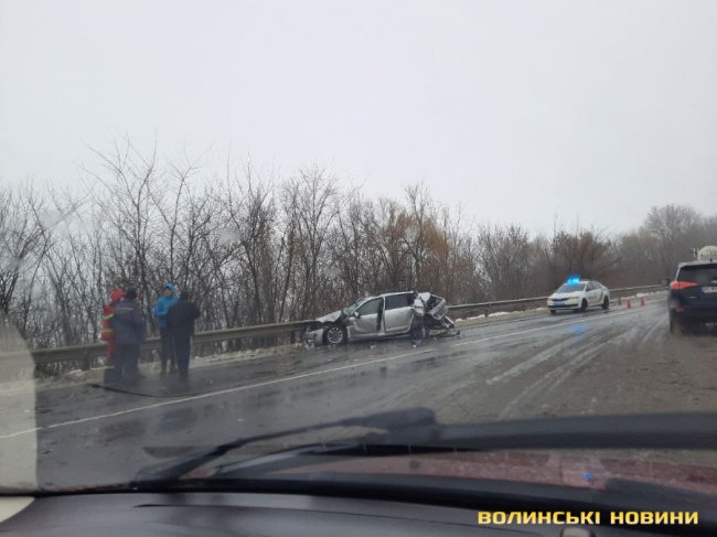 ДТП – на Волині: зіткнулися легковик, «ГАЗ» та вантажівка, що везла цистерну. ФОТО