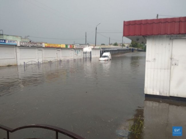 Злива  у Нововолинську. ФОТО. ВІДЕО
