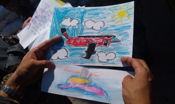 Бійці «Азову» отримали листи від маленьких лучан. ФОТО