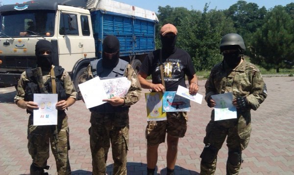 Бійці «Азову» отримали листи від маленьких лучан. ФОТО