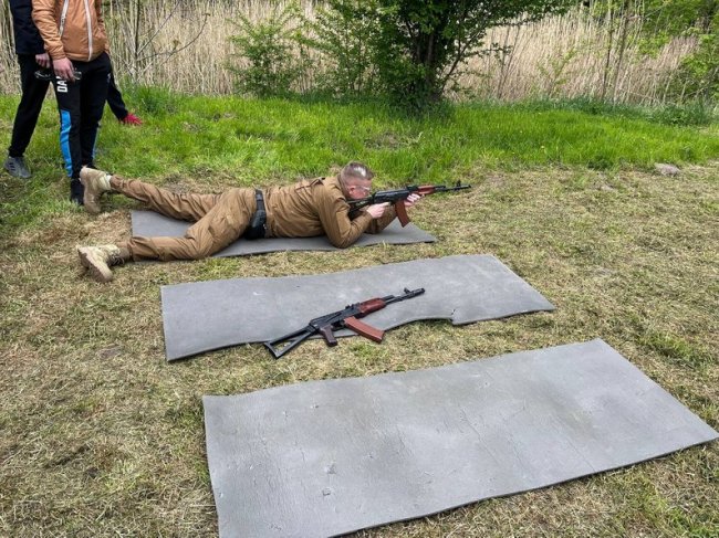 Для школярів волинського ліцею організували військовий вишкіл. ВІДЕО