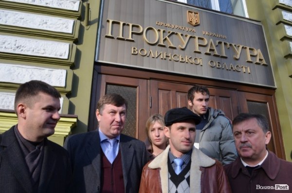 Як «репресовані» луцькі євромайданівці ходили в прокуратуру. ФОТО. ВІДЕО