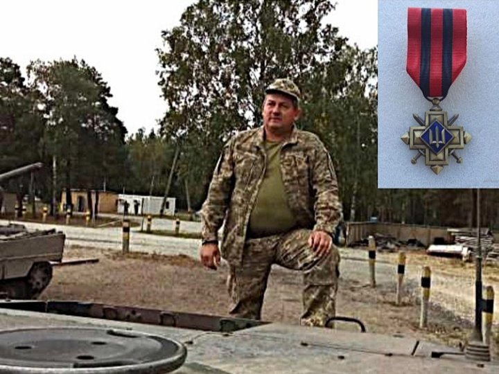 Сирський нагородив волинського танкіста